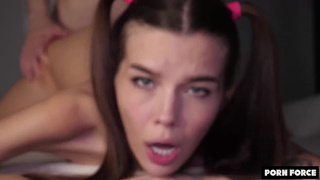 Алина Фокс жестко трахает тугого подростка